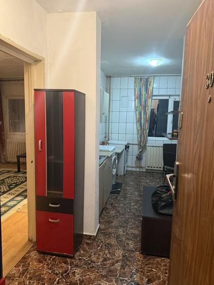Garsonieră decomandată în Brâncoveanu