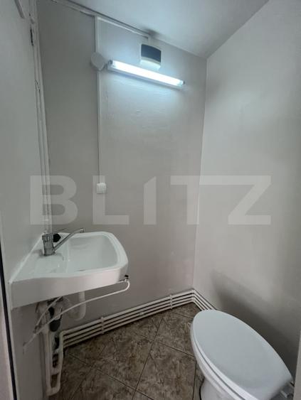 Spațiu comercial, de 18.5 mp, în Decebal