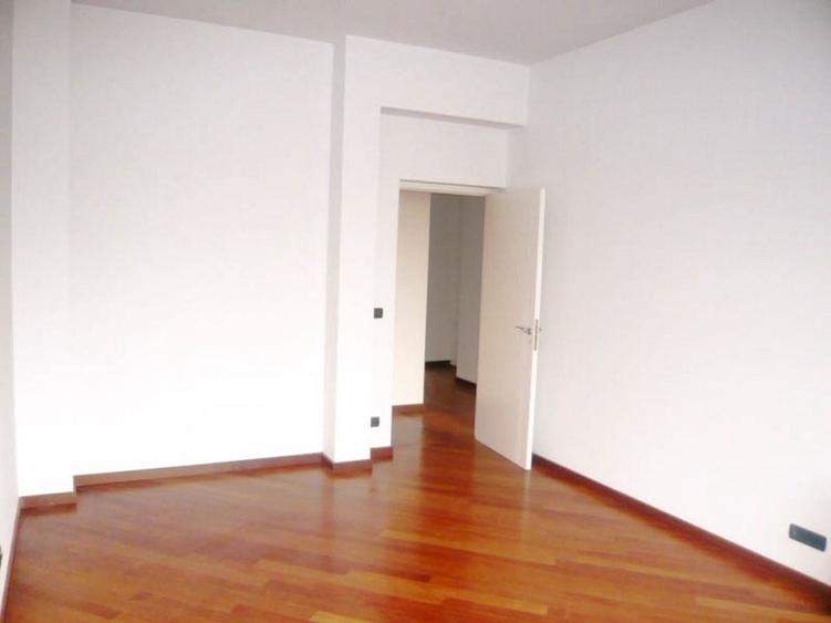 Penthouse cu 3 camere decomandat, mobilat în Primăverii
