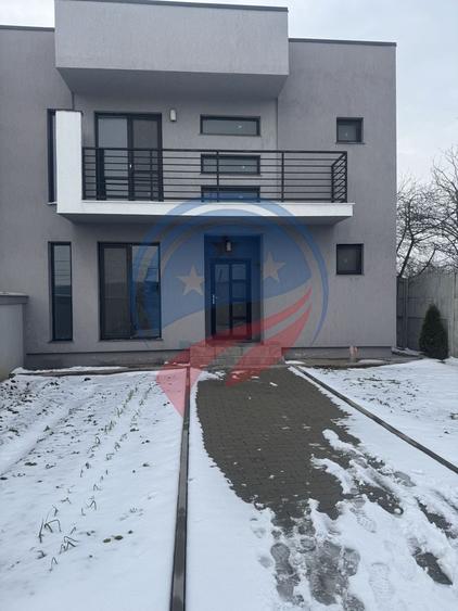 Casă individuală cu 5 camere cu Canalizare în Bariera Vâlcii