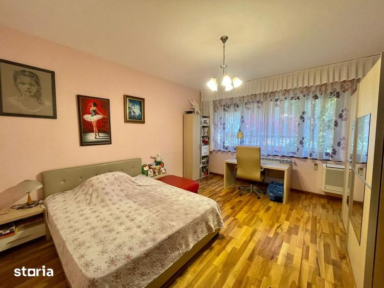 Casă cu 7 camere cu Teren 300 Mp în Dămăroaia