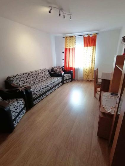 450euro/luna, Podul de Fier intersectie apartament 2 camere decomandat - 2