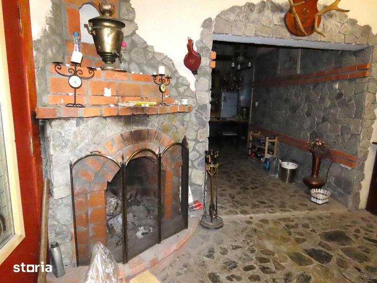 Casă cu 5 camere cu Teren 200 Mp în Moroeni