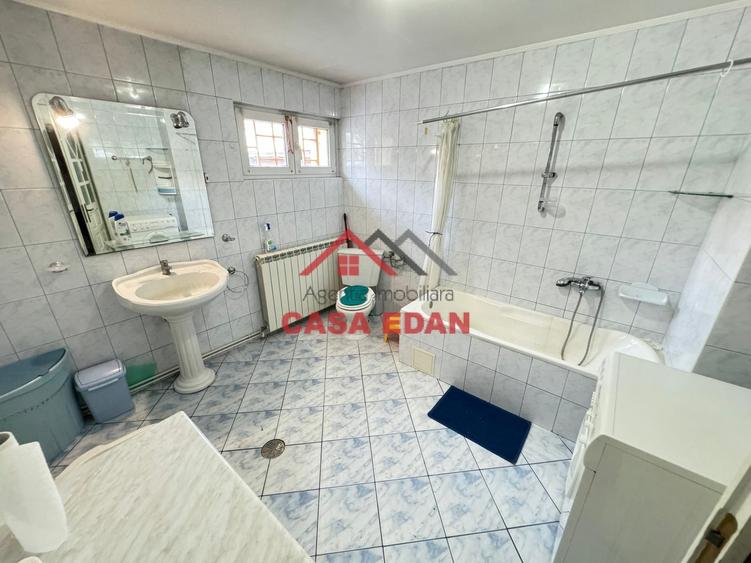 Casă individuală cu 7 camere cu Teren 522 Mp în Breaza
