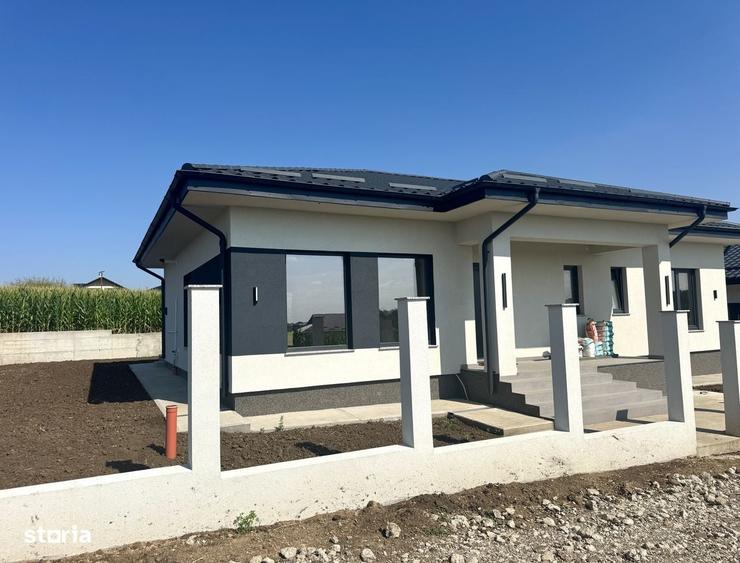 Casă cu 4 camere în Breazu