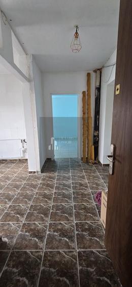 Apartament cu 3 camere decomandat în Brâncoveanu