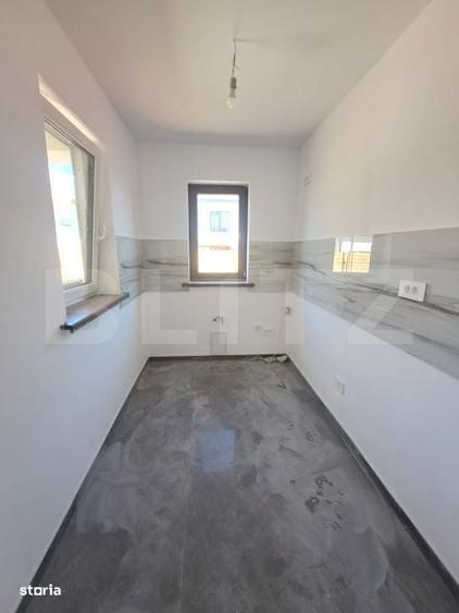 Casă cu 4 camere în Noua