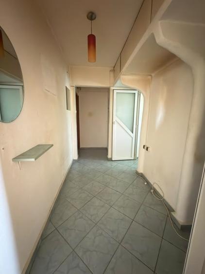 Apartament cu 2 camere semidecomandat, mobilat în Republicii