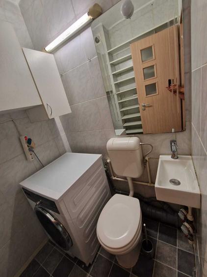 Apartament cu 3 camere decomandat în Virtuții