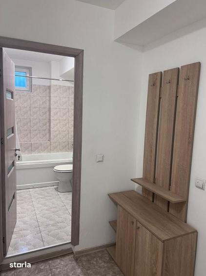 Garsonieră decomandată în Craiovița Nouă