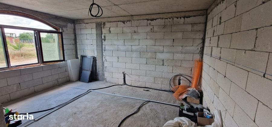 Vila P+1, zona linistita, pentru doua famili. - 11