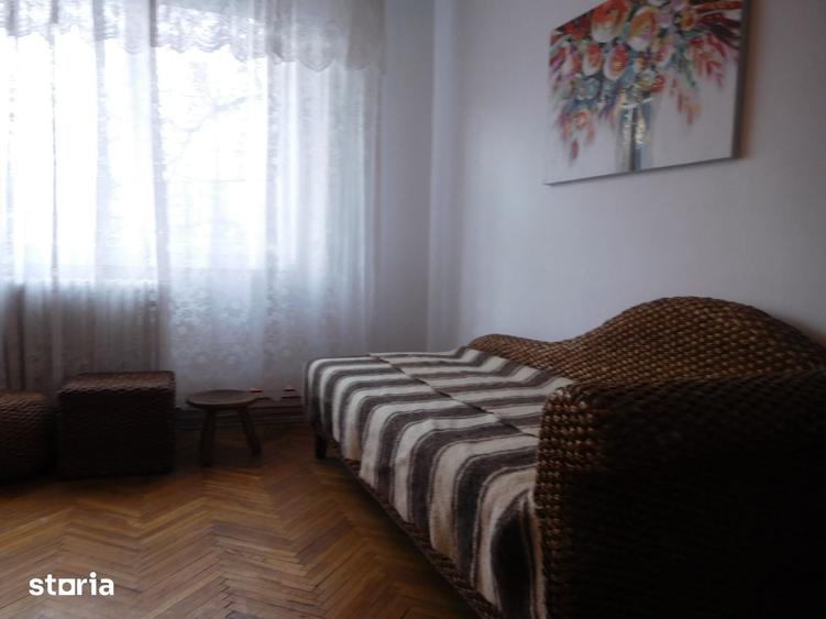 Apartament cu 3 camere în Plopilor