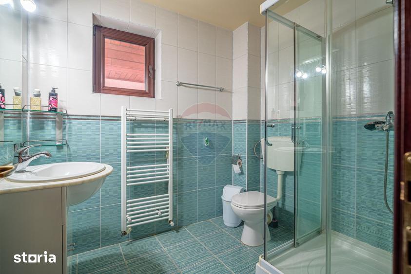 Casă cu 6 camere cu Teren 350 Mp în Central