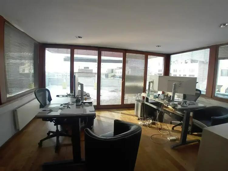 Apartament cu 6 camere decomandat în Dorobanți
