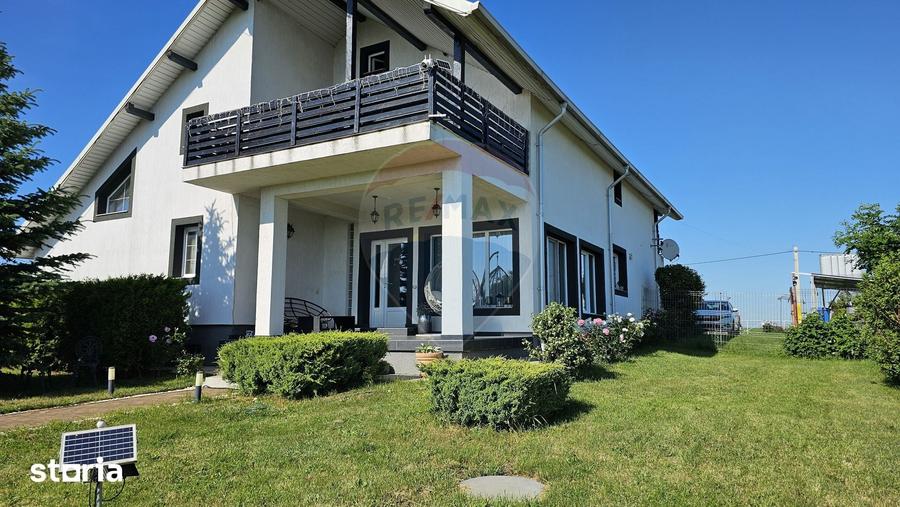 Casă cu 6 camere cu Teren 3614 Mp în Moara