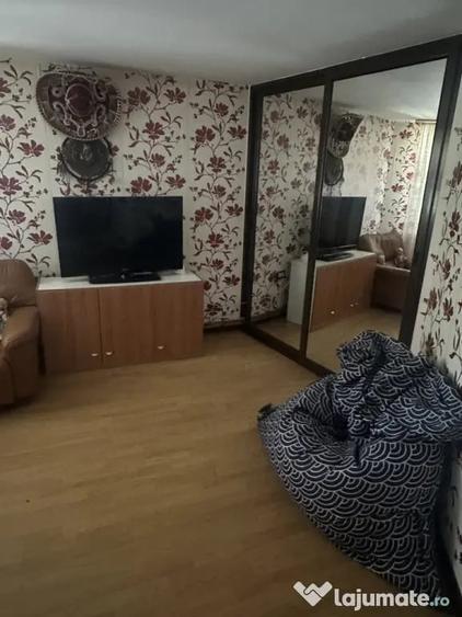 Casă cu 5 camere cu Teren 2800 Mp în Central
