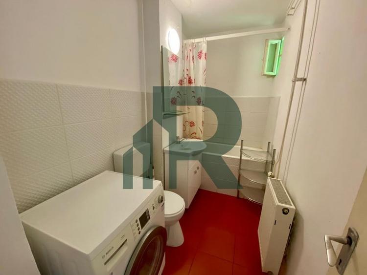 Apartament cu 3 camere decomandat, mobilat în Mihai Viteazul