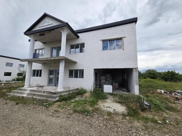 Casă cu Teren 615 Mp în Vernești