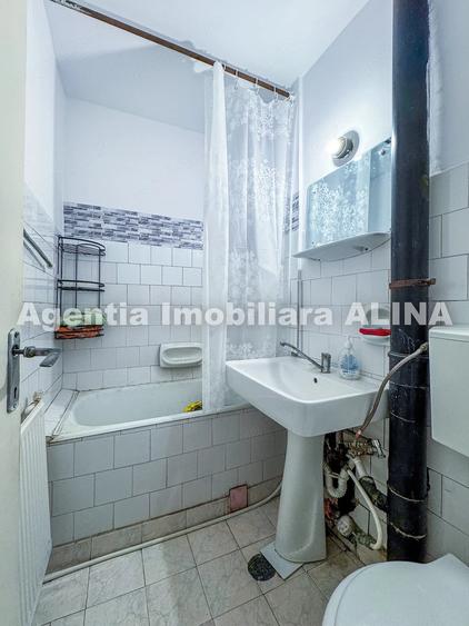 Apartament cu 3 camere semidecomandat în Astoria