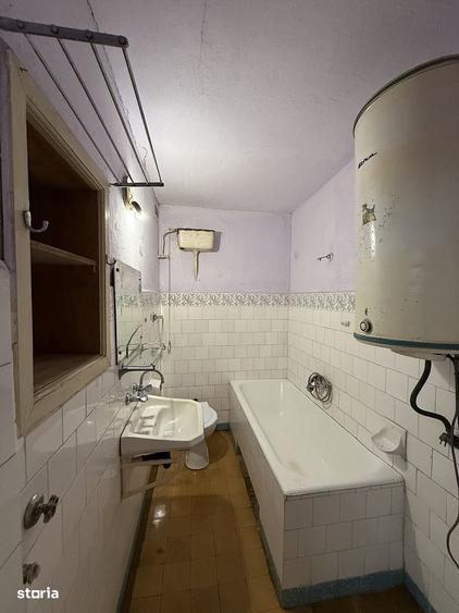 Casă cu 4 camere cu Teren 1190 Mp în Biharia