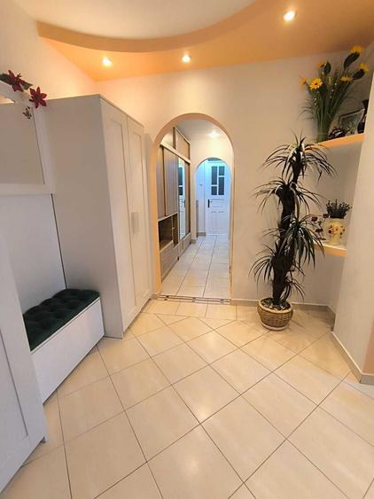 Apartament cu 3 camere decomandat în Obcini