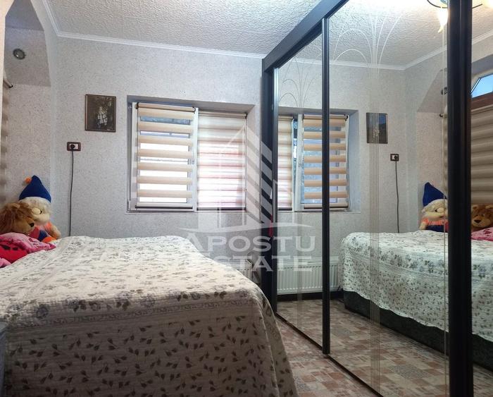 Casă individuală cu 8 camere cu Canalizare în Nord