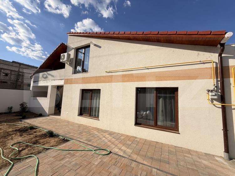 Duplex cu 3 camere cu Canalizare în Romanești