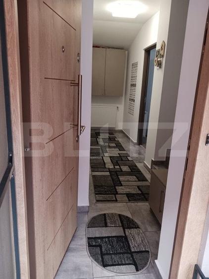 Apartament cu 3 camere semidecomandat, mobilat în Traian