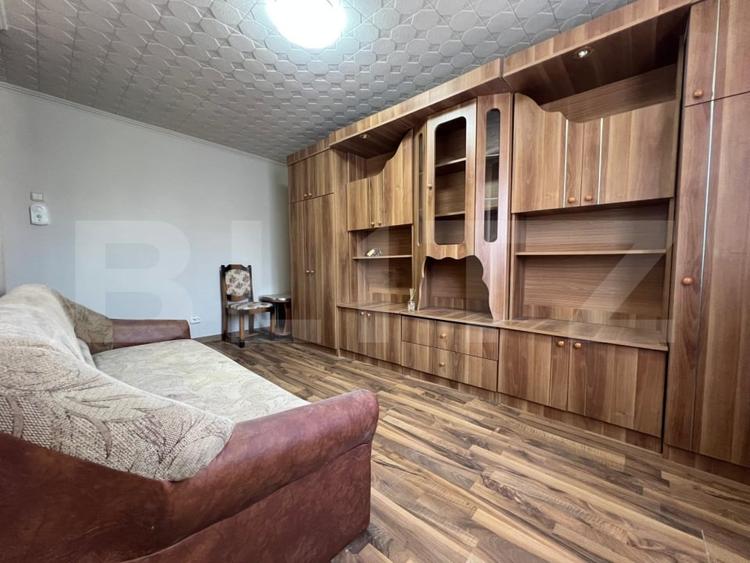 Garsonieră decomandată, mobilată în Rogerius