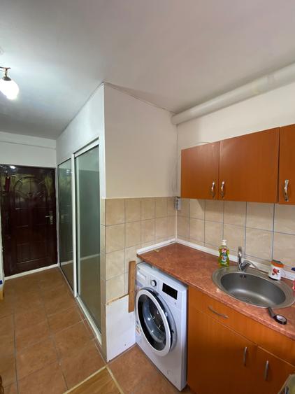 Proprietar garsoniera de vanzare etaj 1 UMT - 3
