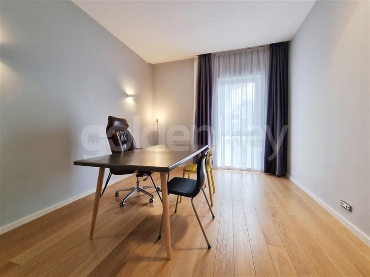 Apartament cu 4 camere decomandat, mobilat în Aviației
