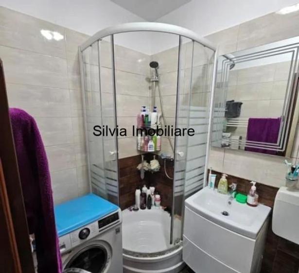 Apartament cu 3 camere în Berceni