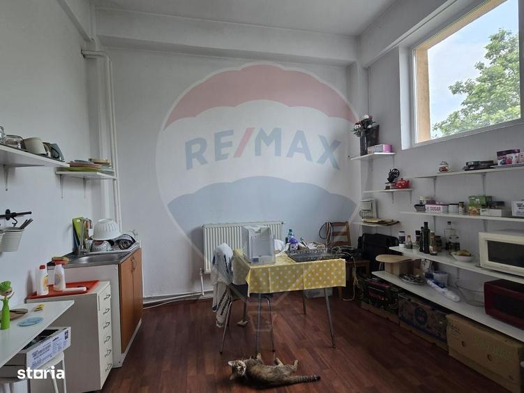 Spațiu comercial, de 600 mp, în Apărătorii Patriei