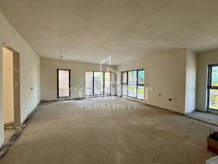 Apartament cu 4 camere semidecomandat în Mănăștur