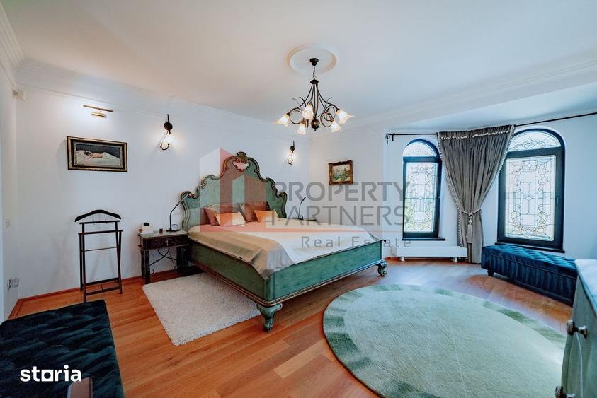 Casă cu 7 camere cu Teren 1250 Mp în IAR
