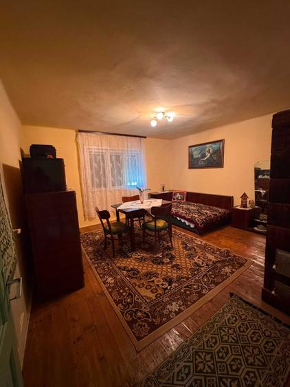 Casă cu 4 camere decomandat în Vețel