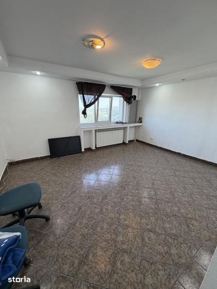 Apartament cu 3 camere decomandat în Mioriței