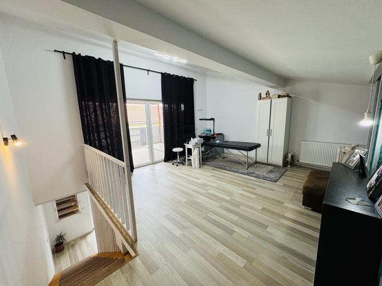 Casă cu 4 camere cu Teren 90 Mp în Șura Mare