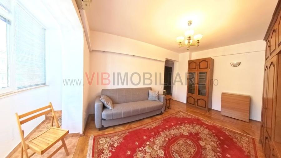 Apartament cu 3 camere semidecomandat, mobilat în Kogălniceanu