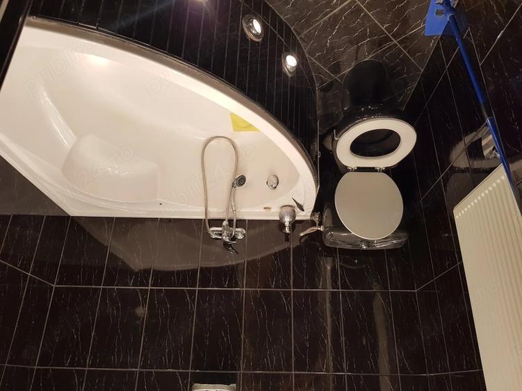 Apartament cu 3 camere decomandat în Drumul Taberei
