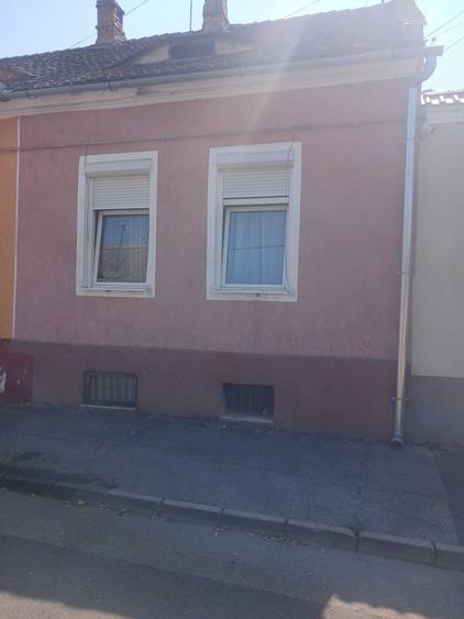 Casă cu 3 camere în Piața Cluj