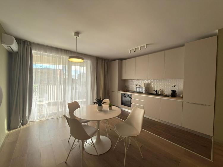 Apartament cu 2 camere decomandat în Circumvalațiunii