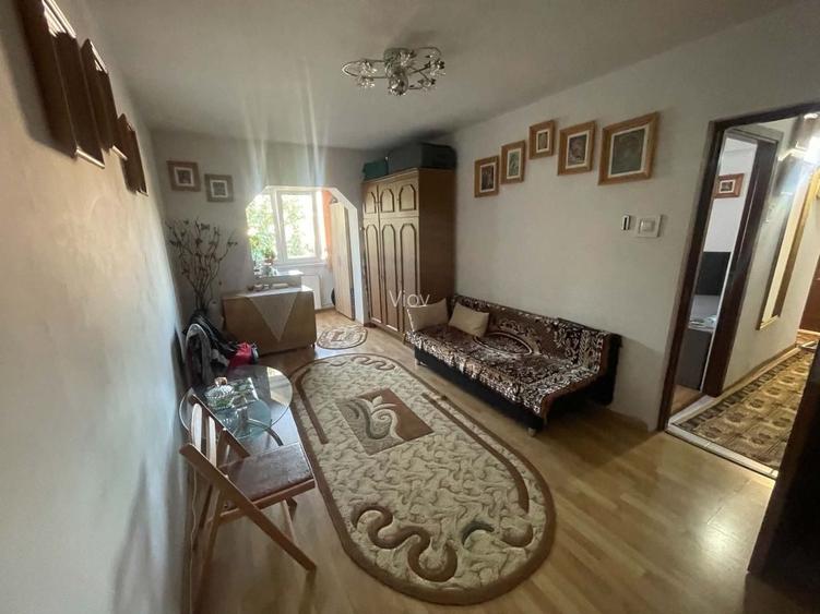 Vand apartament cu 2 camere decomandat