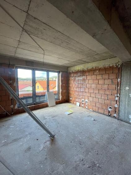 Apartament cu 2 camere semidecomandat în Independenței