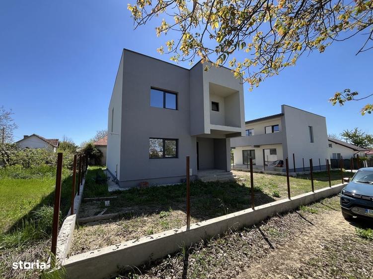 Casă cu 4 camere în Ștefănești