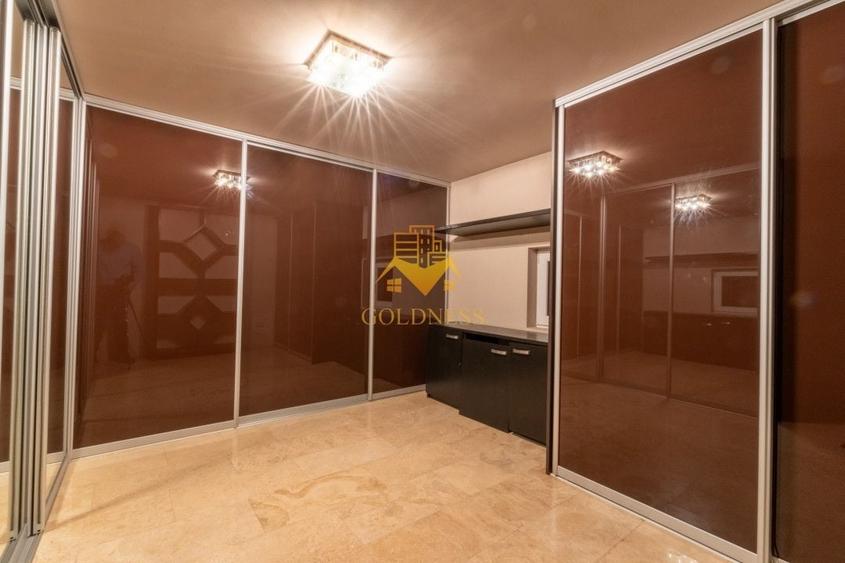 Casă individuală cu 7 camere cu Canalizare în Bună Ziua