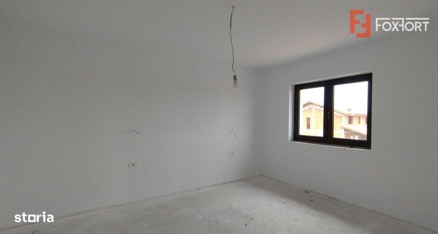Casă cu 4 camere în Est