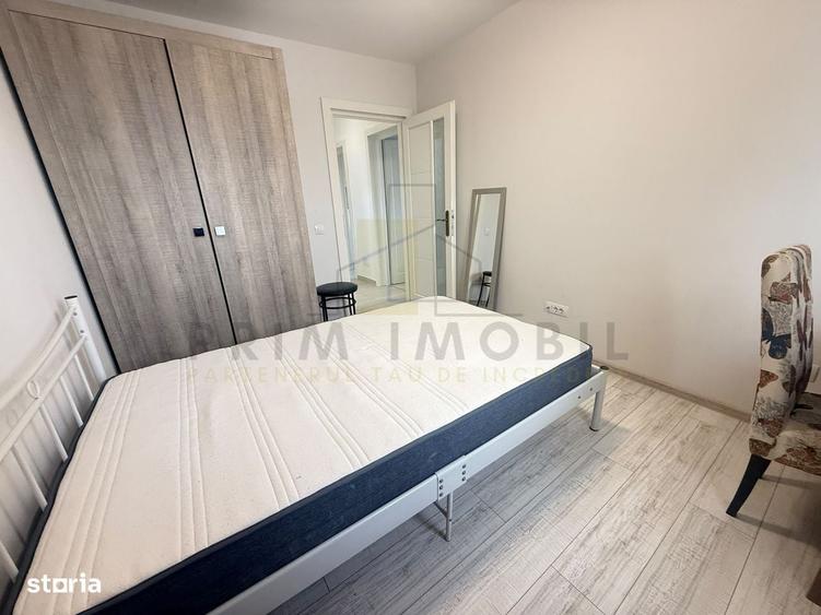 Apartament cu 2 camere decomandat în Hala Centrală