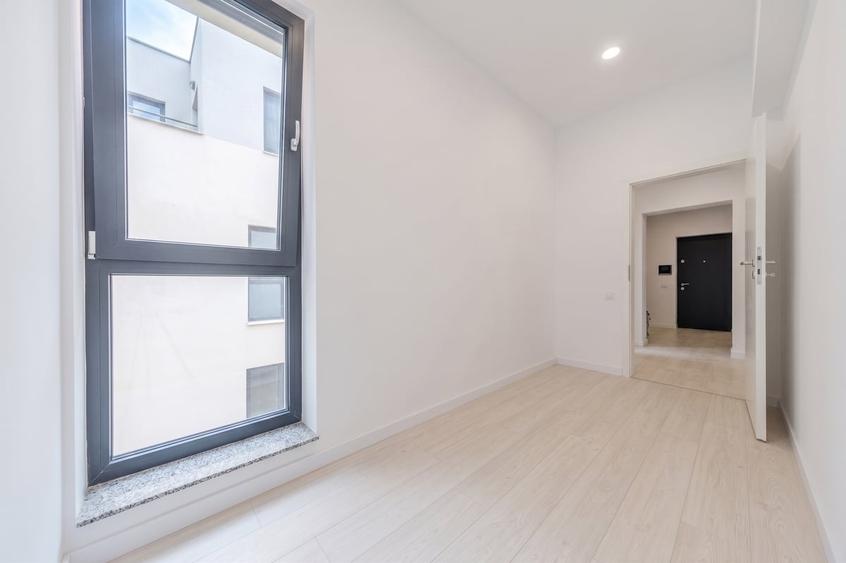 Apartament cu 4 camere semidecomandat în Timpuri Noi