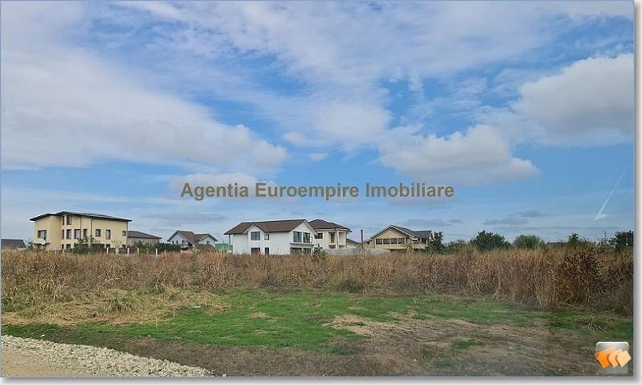 Teren Construcții intravilan de 900 mp, în Lazu